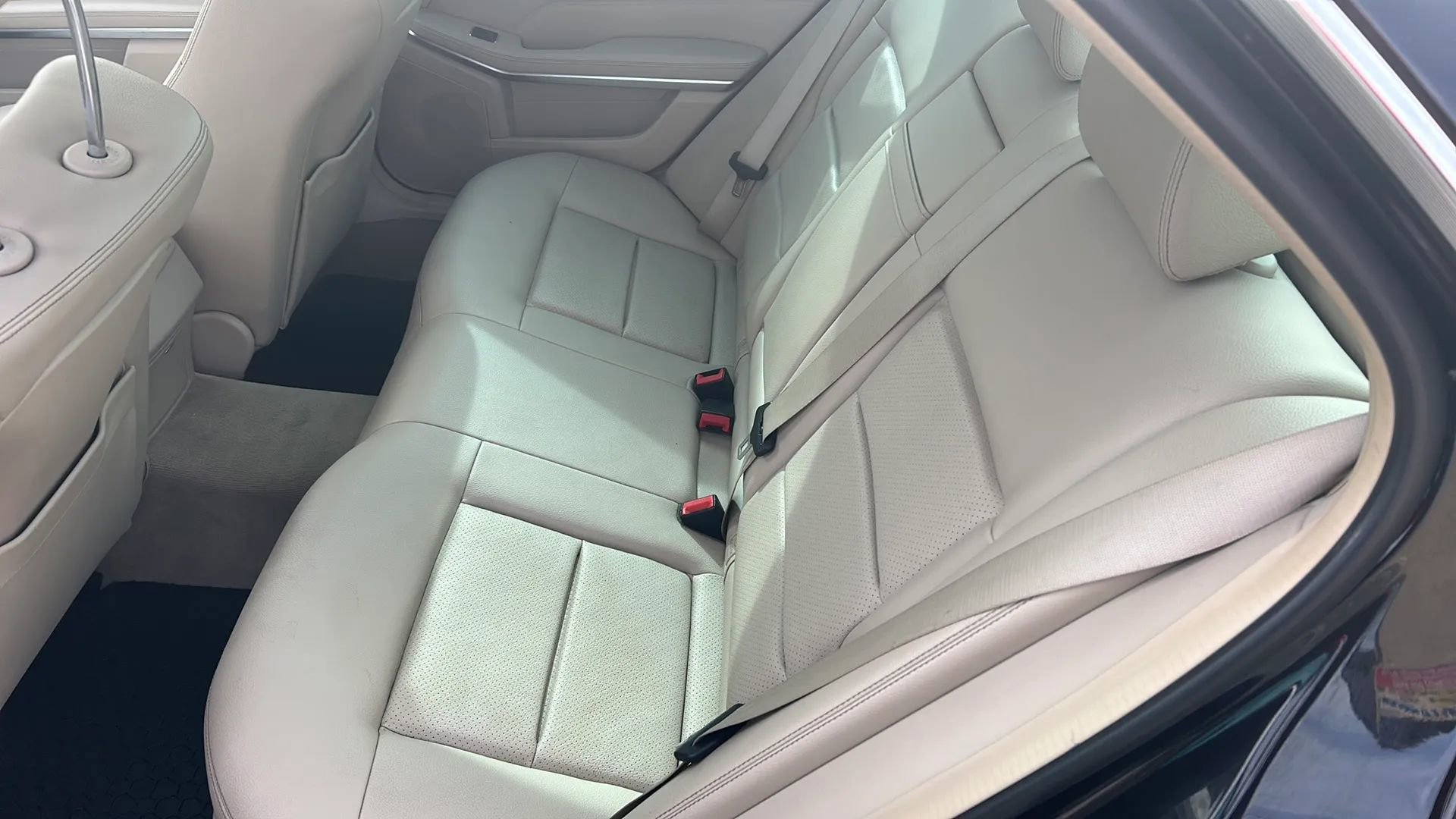 Used 2016 Mercedes-Benz E 350 4MATIC Sedan w/ Premium Package image 37
