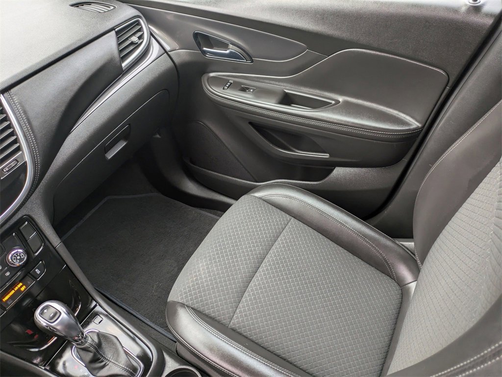 Used 2022 Buick Encore Preferred w/ Safety Package image 17