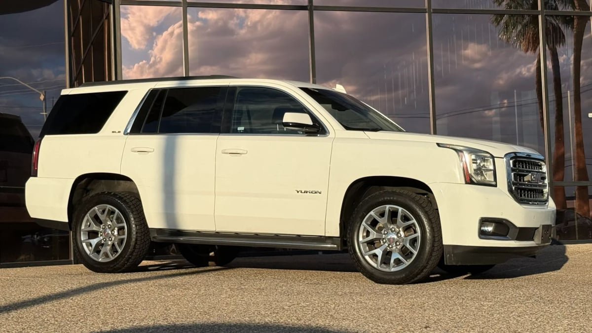 Used 2016 GMC Yukon SLE w/ Convenience Package AWD/4WD image 16
