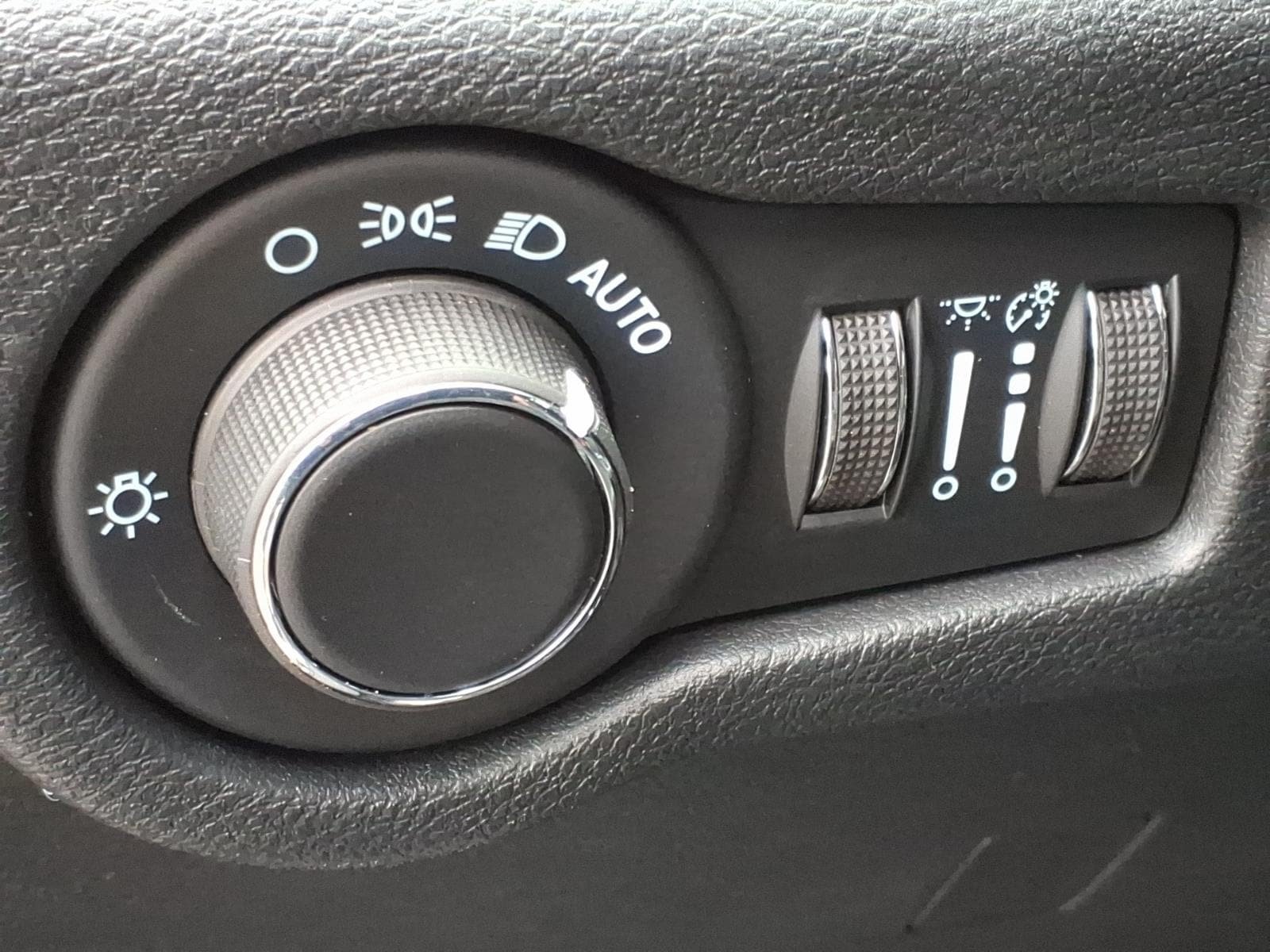 New 2027 Chrysler Pacifica LX FWD image 16