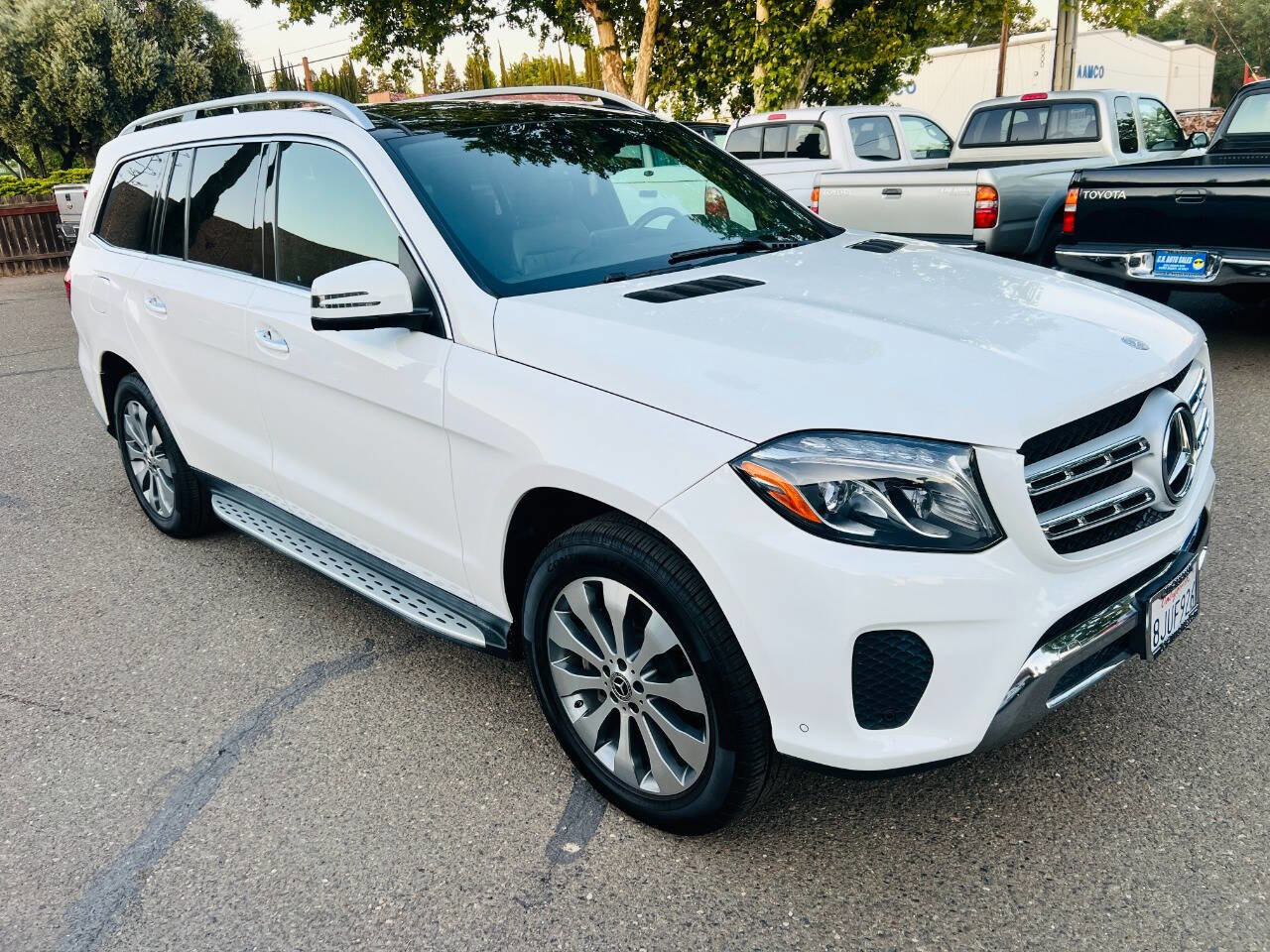 Used 2019 Mercedes-Benz GLS 450 4MATIC image 2