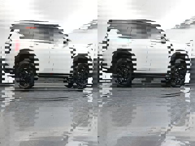 Used 2025 Nissan Armada PRO-4X image 34