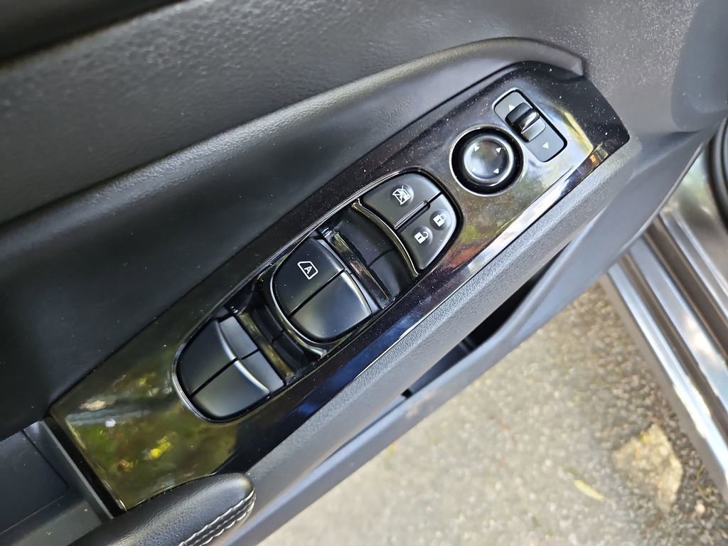 Used 2023 Nissan Altima 2.5 SV FWD image 25