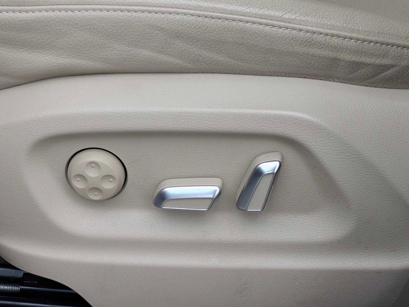 Used 2017 Audi Q5 2.0T Premium image 16