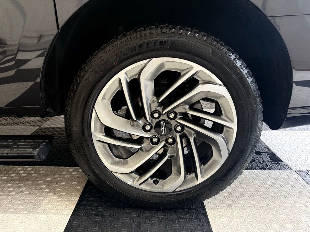 Used 2025 Lincoln Navigator L Reserve image 15