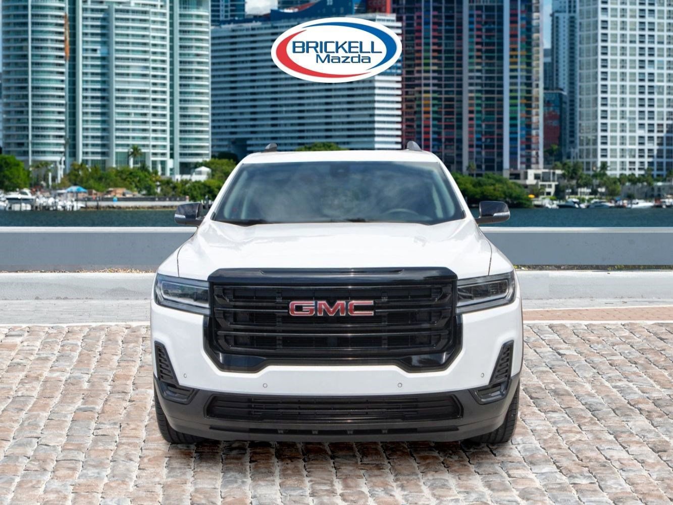 Certified 2022 GMC Acadia SLE w/ Driver Convenience Package image 2