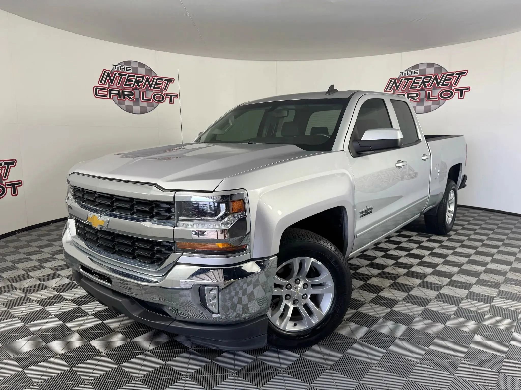 Used 2019 Chevrolet Silverado 1500 LT w/ Texas Edition RWD image 1