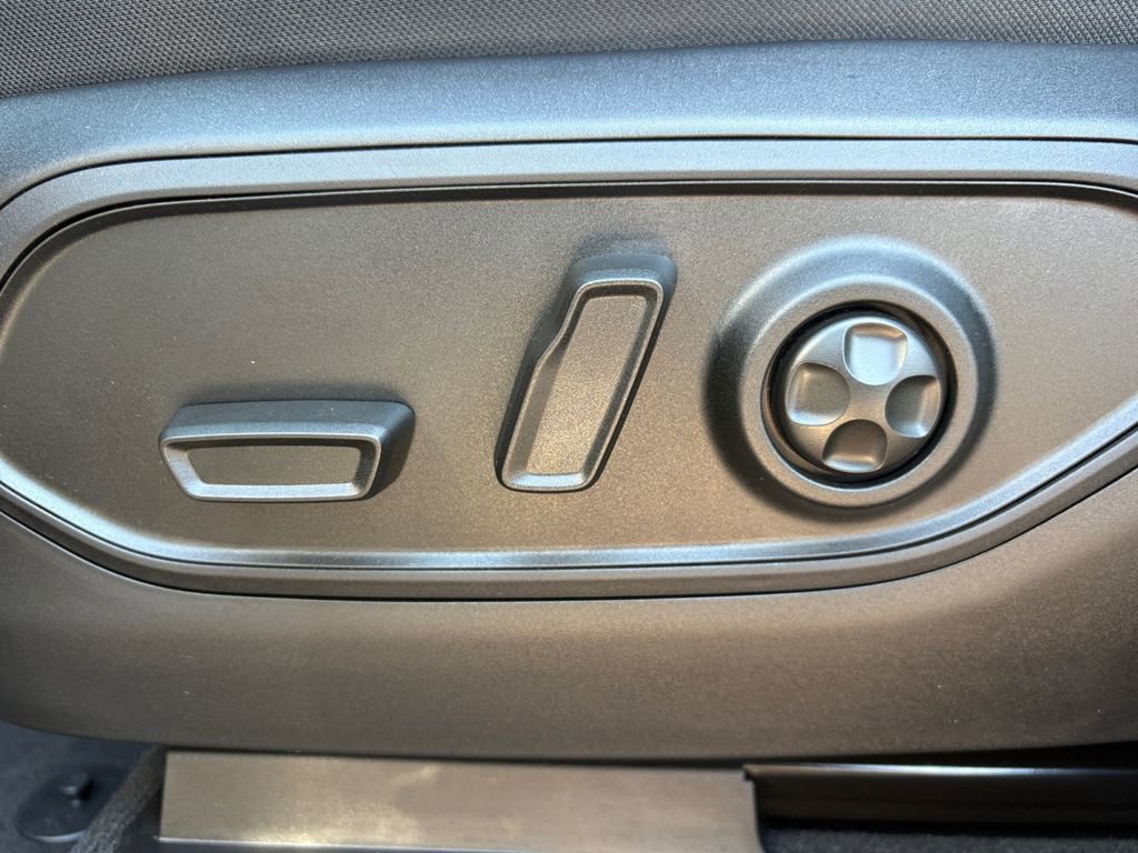 New 2026 Jeep Grand Cherokee L 4WD image 12