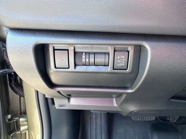 Used 2025 Subaru Forester Premium AWD/4WD image 20