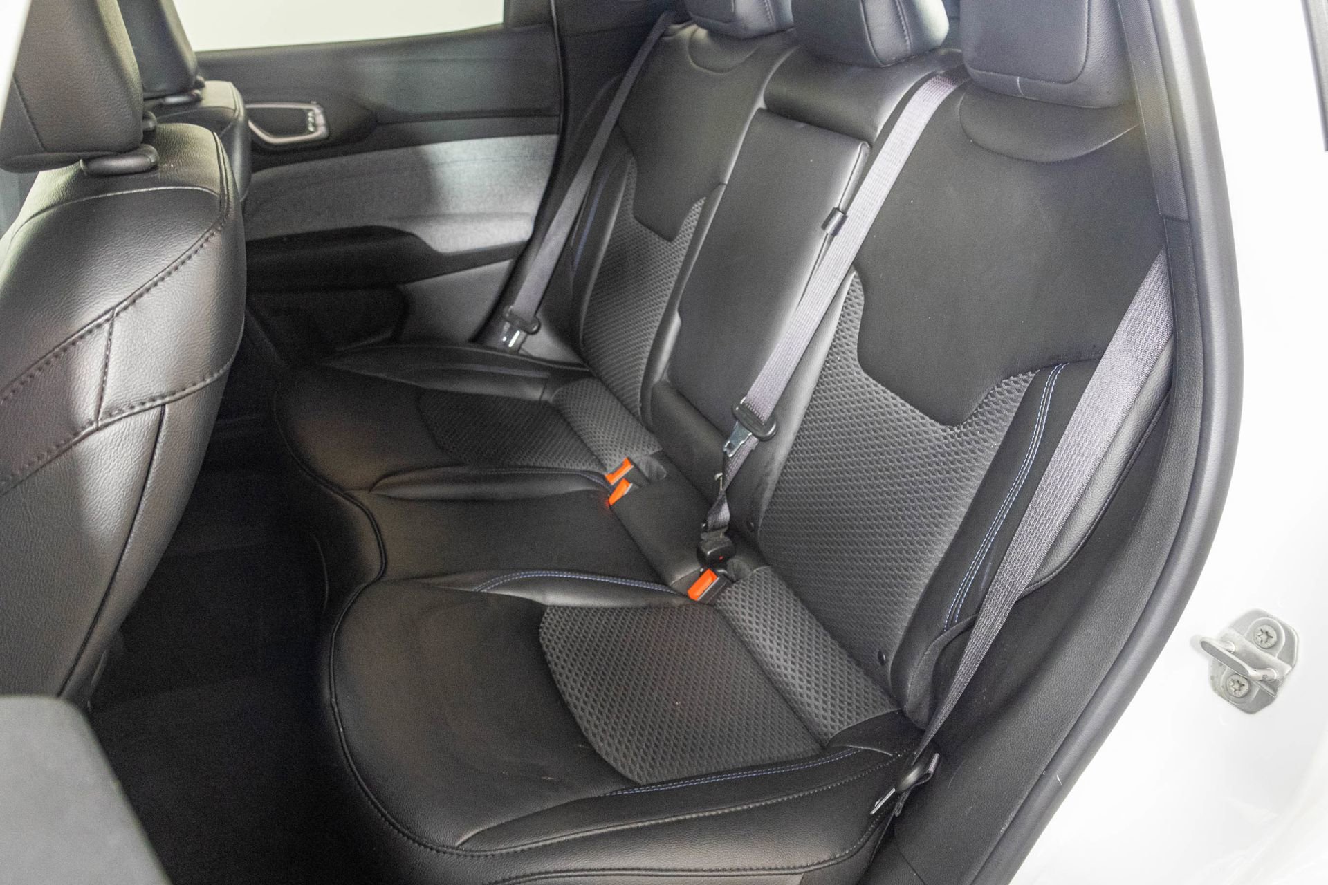 Used 2023 Jeep Compass Latitude image 35