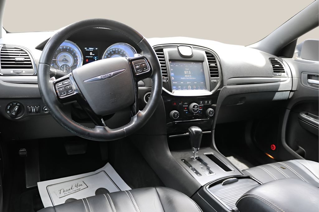 Used 2014 Chrysler 300 S RWD image 15