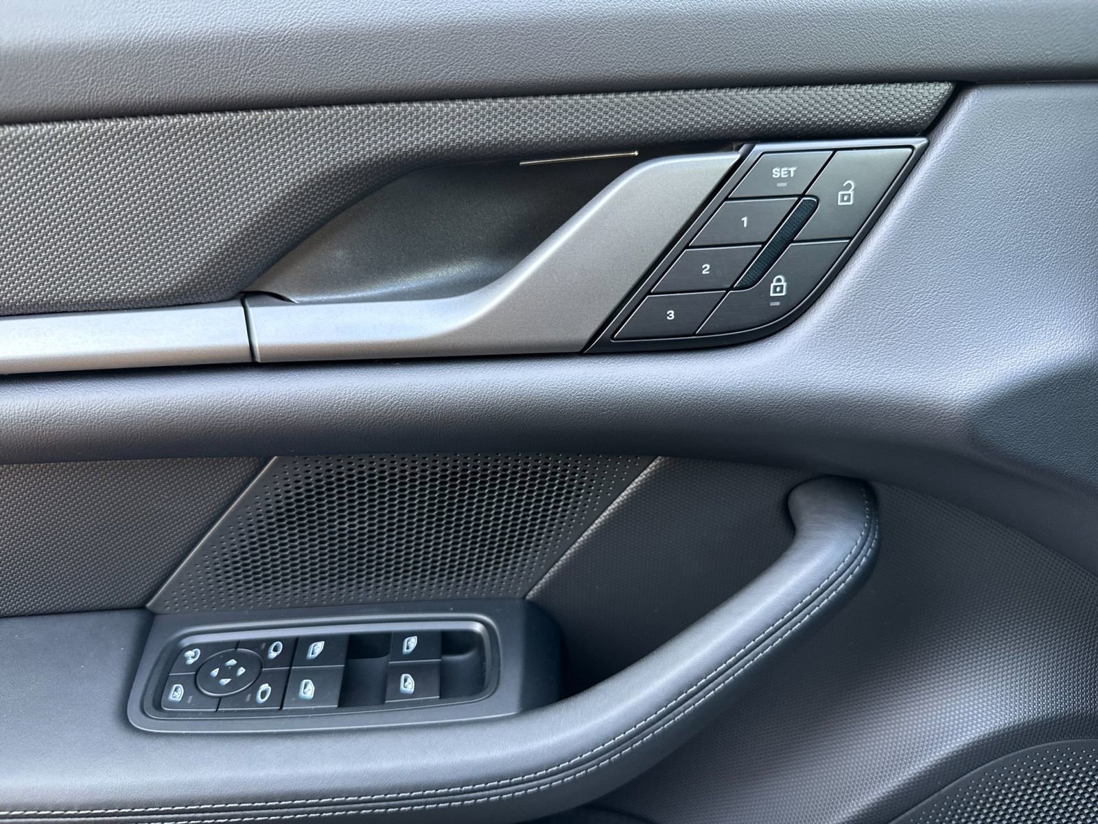 New 2026 Porsche Taycan image 12