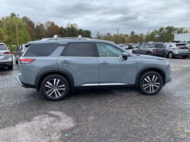 Used 2024 Nissan Pathfinder Platinum w/ Cargo Package image 6