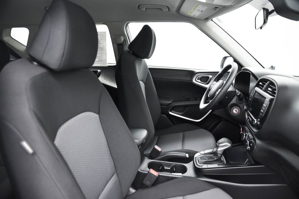 Used 2024 Kia Soul LX w/ Option Group 015 image 17