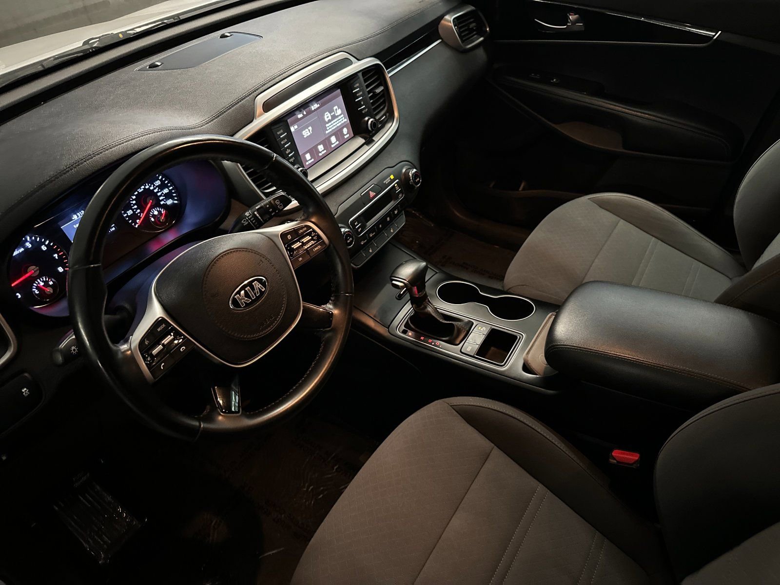 Used 2020 Kia Sorento S image 11