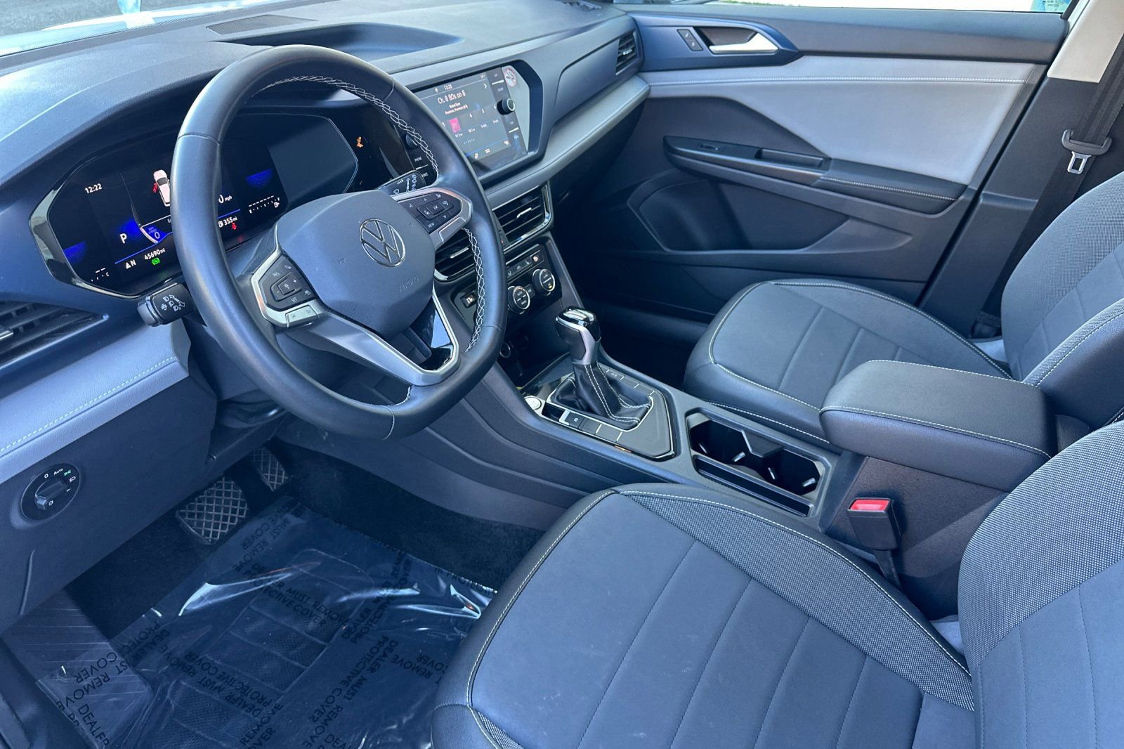 Used 2024 Volkswagen Taos SE image 11