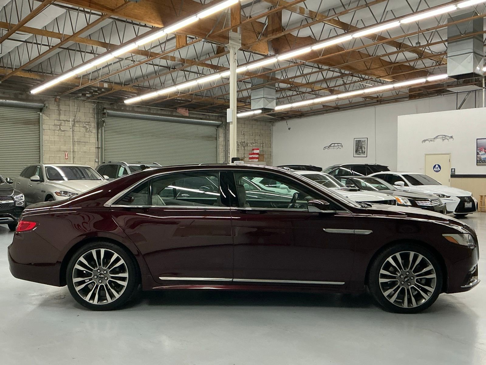 Used 2019 Lincoln Continental Reserve image 4