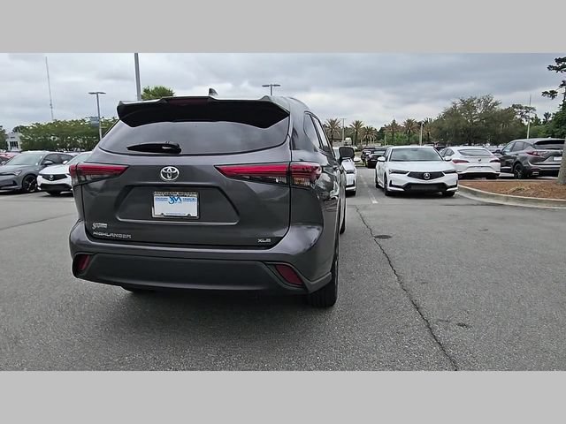 Used 2023 Toyota Highlander XLE FWD image 27