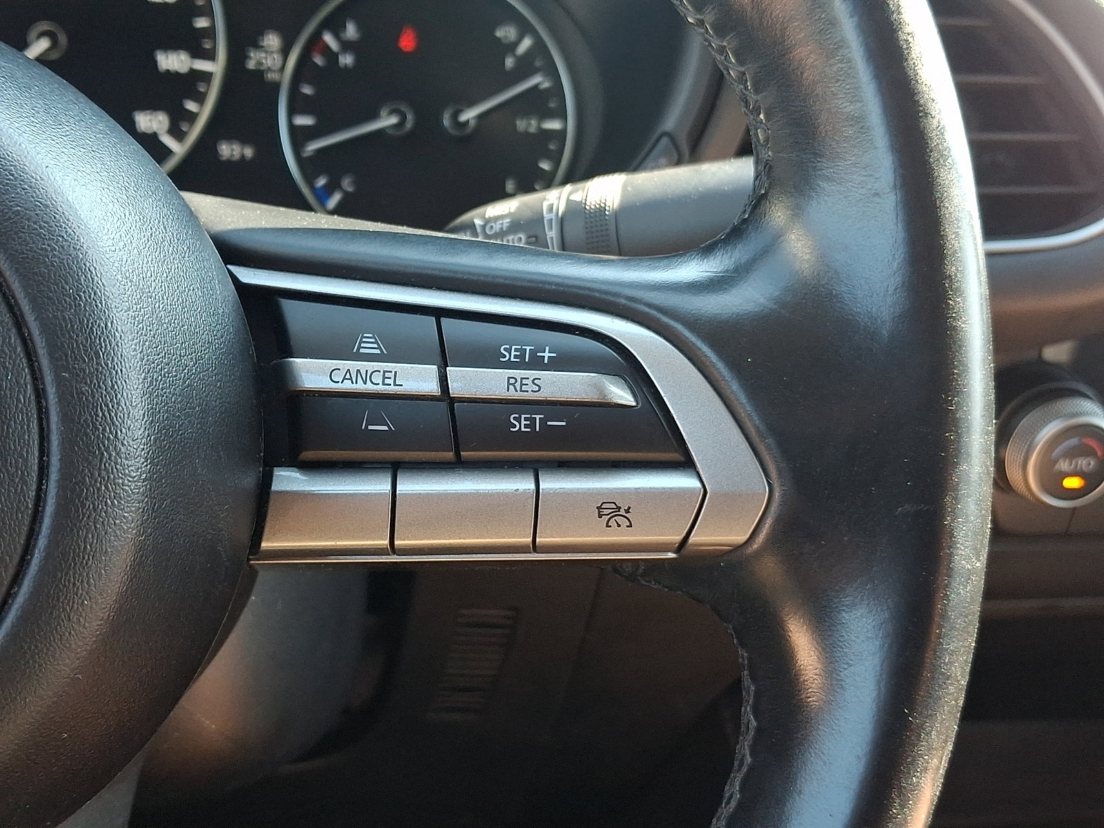 Used 2023 MAZDA MAZDA3 s FWD image 21