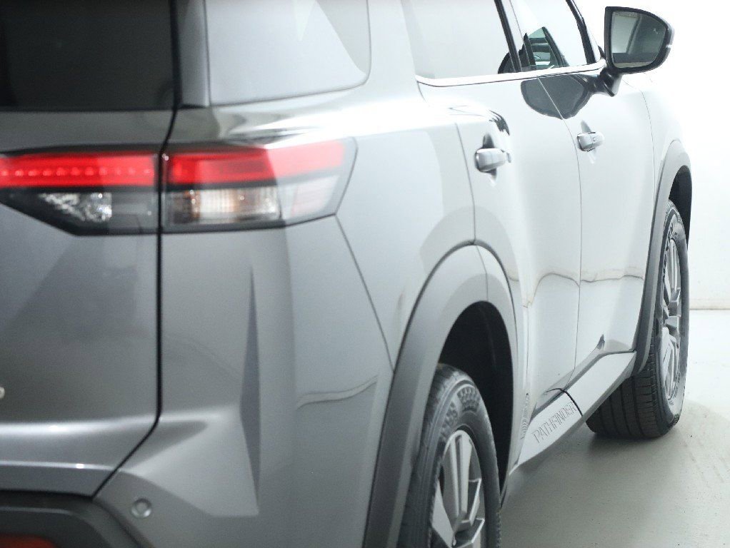 Used 2025 Nissan Pathfinder SV image 48