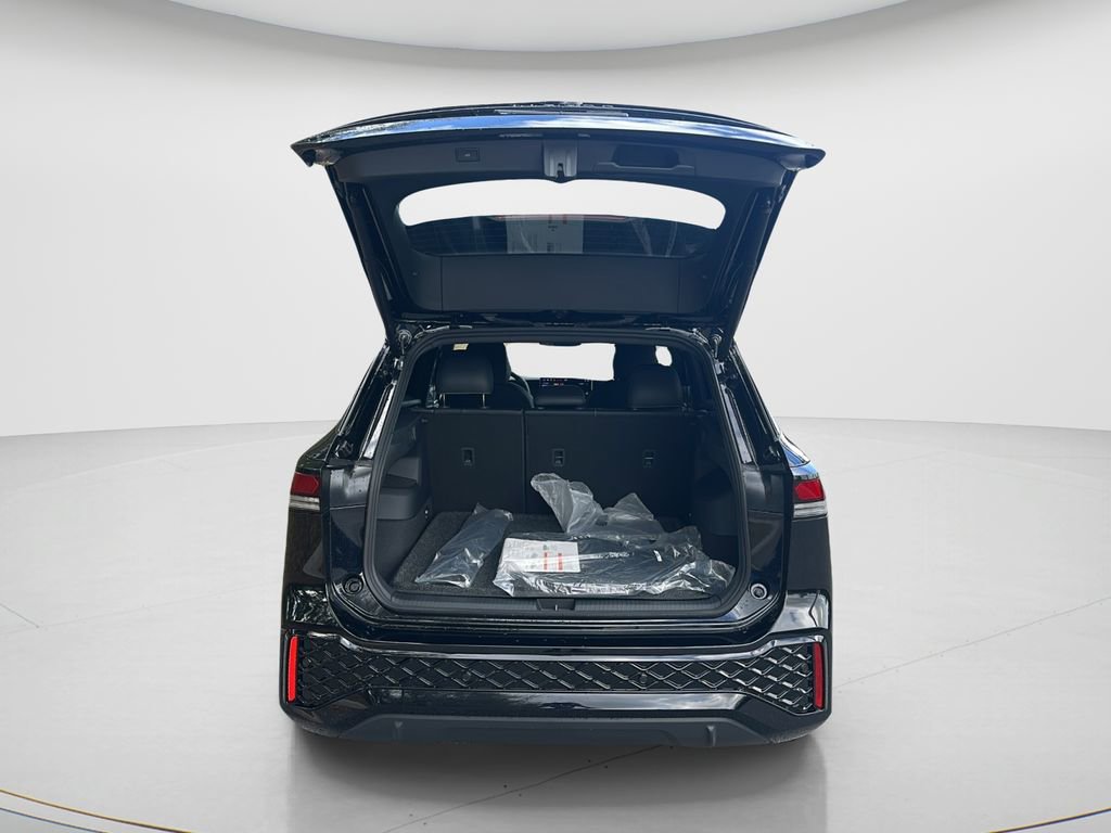 New 2026 Volkswagen Tiguan SE R-Line FWD image 12