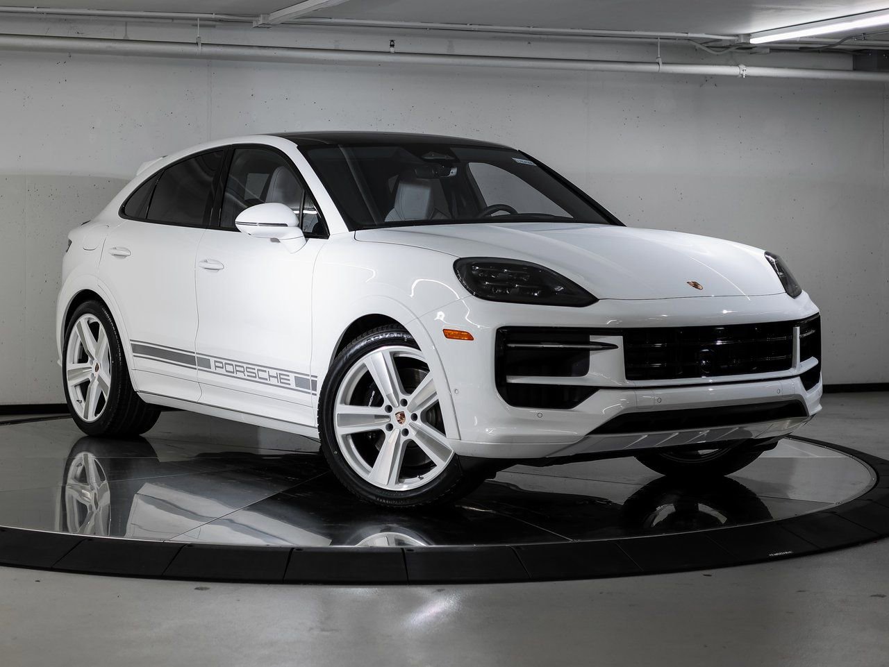 New 2026 Porsche Cayenne GTS AWD/4WD image 9