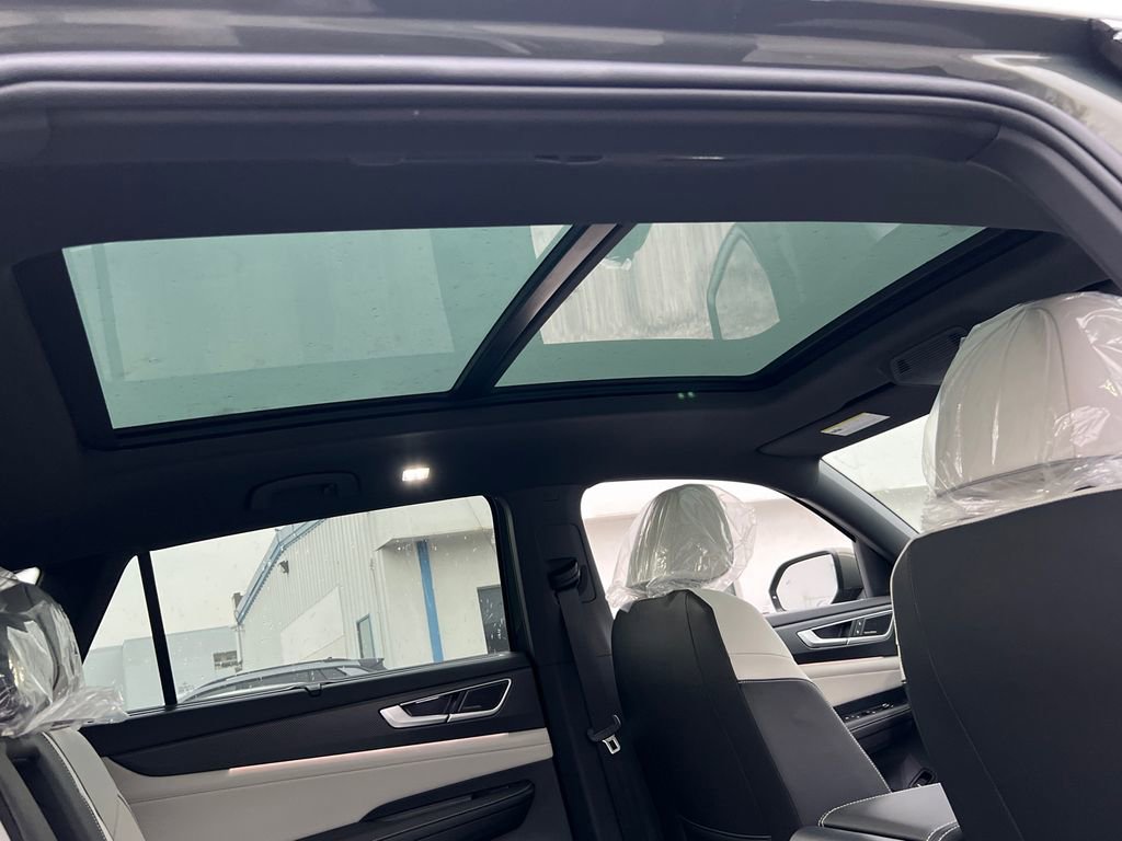 New 2026 Volkswagen Atlas Cross Sport SEL Premium R-Line image 13