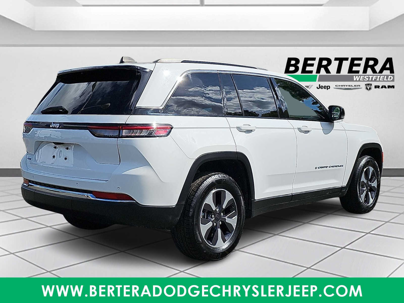 Used 2024 Jeep Grand Cherokee Limited 4xe AWD/4WD image 6