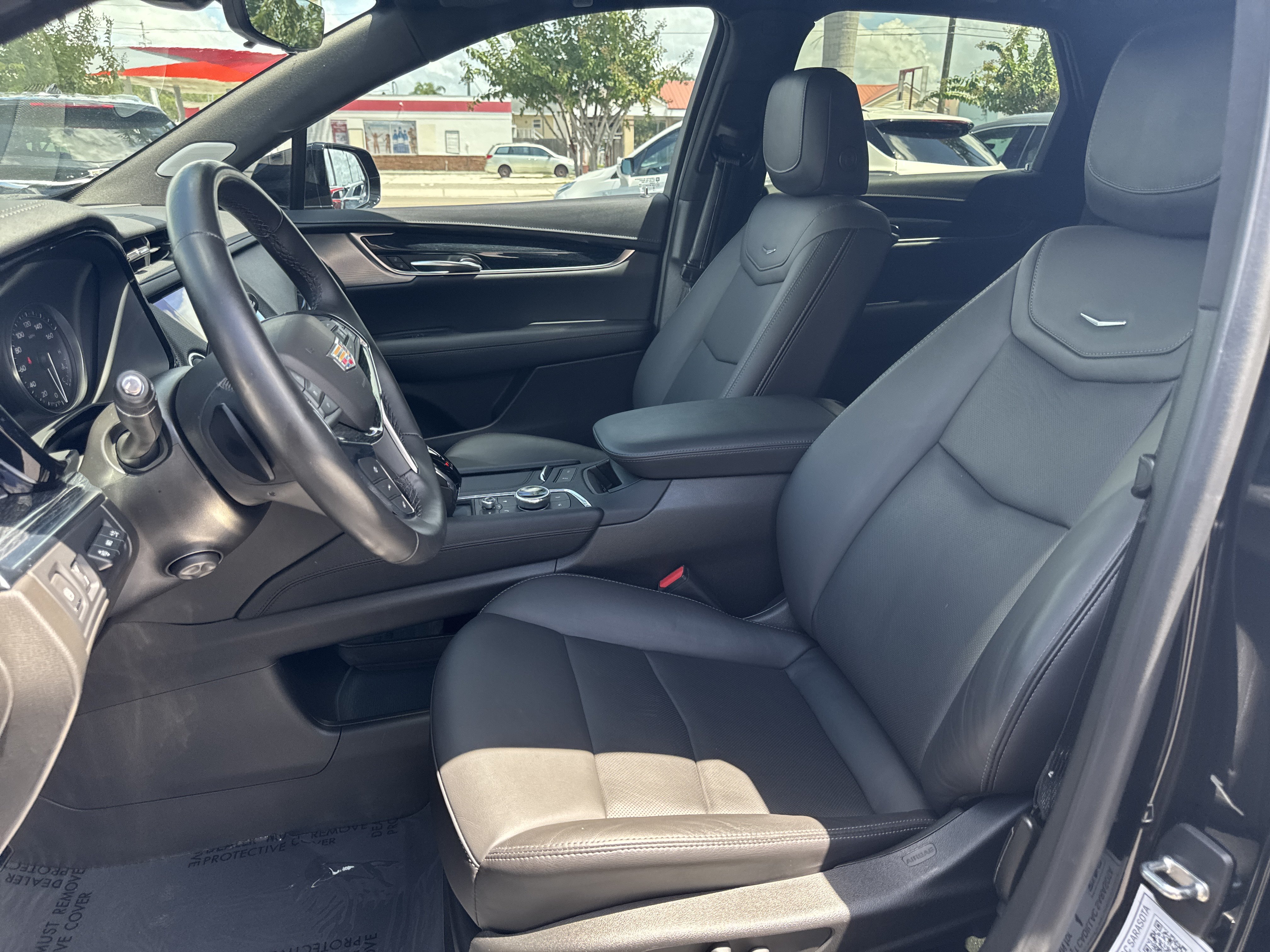 Certified 2024 Cadillac XT5 Premium Luxury w/ Technology Package FWD image 21