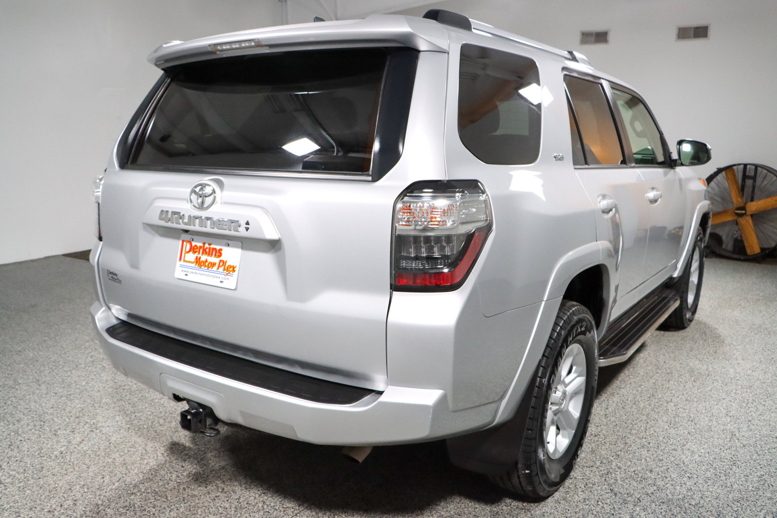 Used 2021 Toyota 4Runner SR5 AWD/4WD image 7