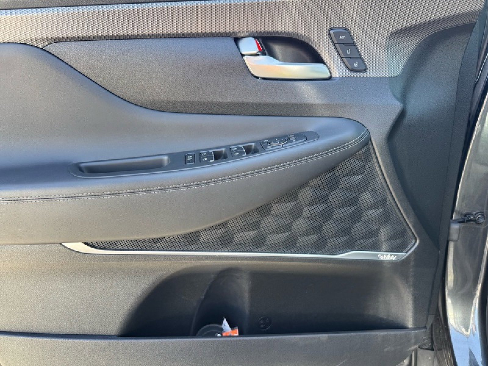 Used 2020 Hyundai Santa Fe Limited image 14