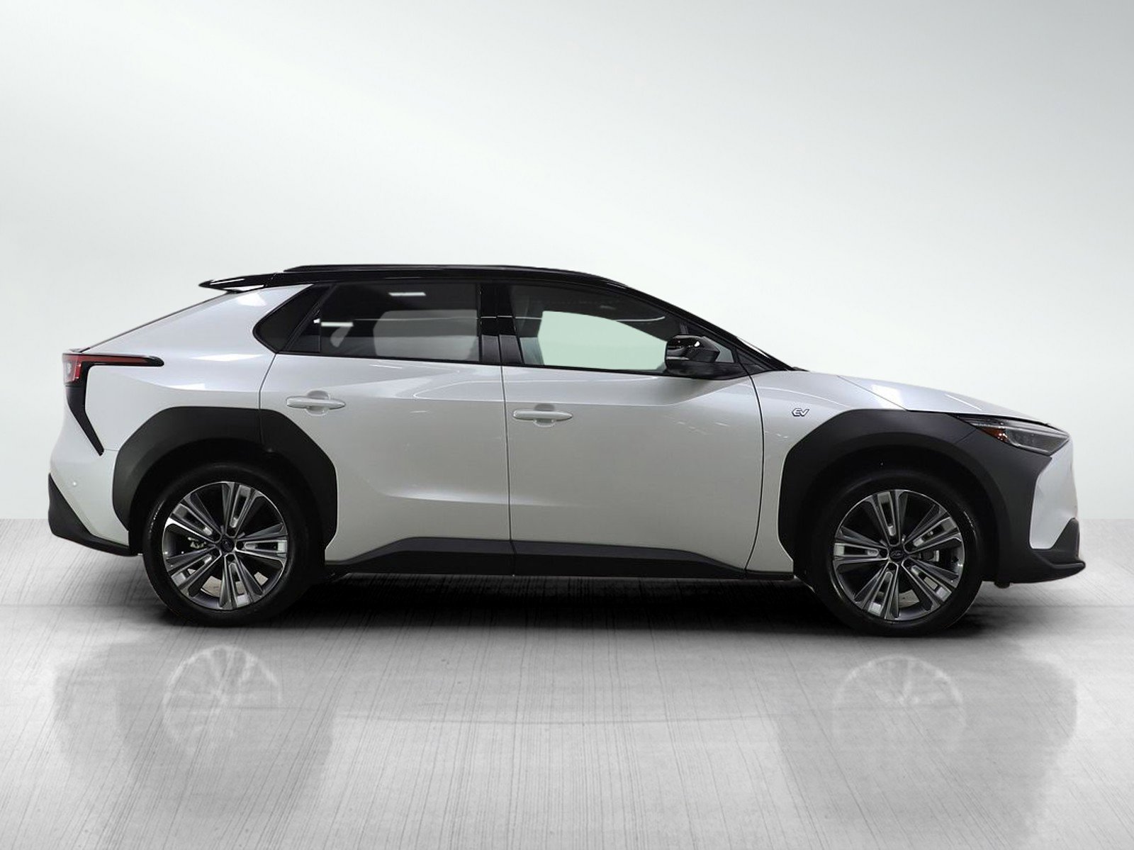 Used 2024 Subaru Solterra Touring w/ Touring Package image 6