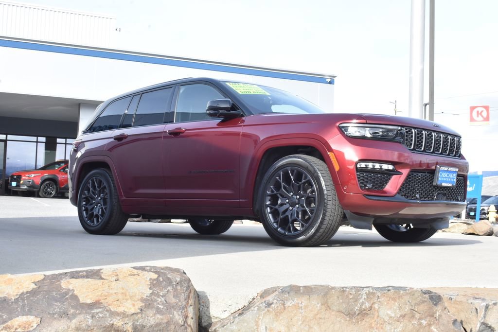 Used 2025 Jeep Grand Cherokee Summit w/ Adv Protech Group IV image 3