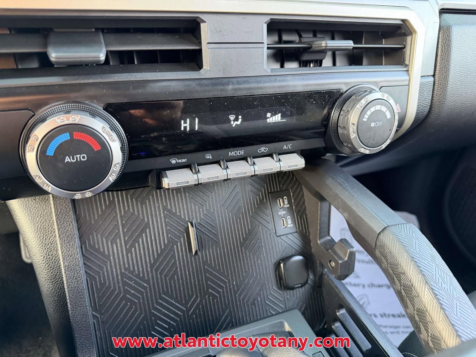 Used 2024 Toyota Tacoma TRD Off-Road image 23