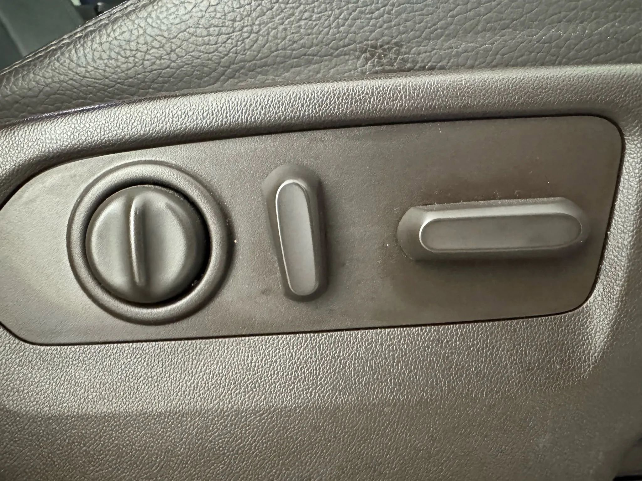 Used 2020 GMC Sierra 3500 Denali w/ Denali Ultimate Package image 37