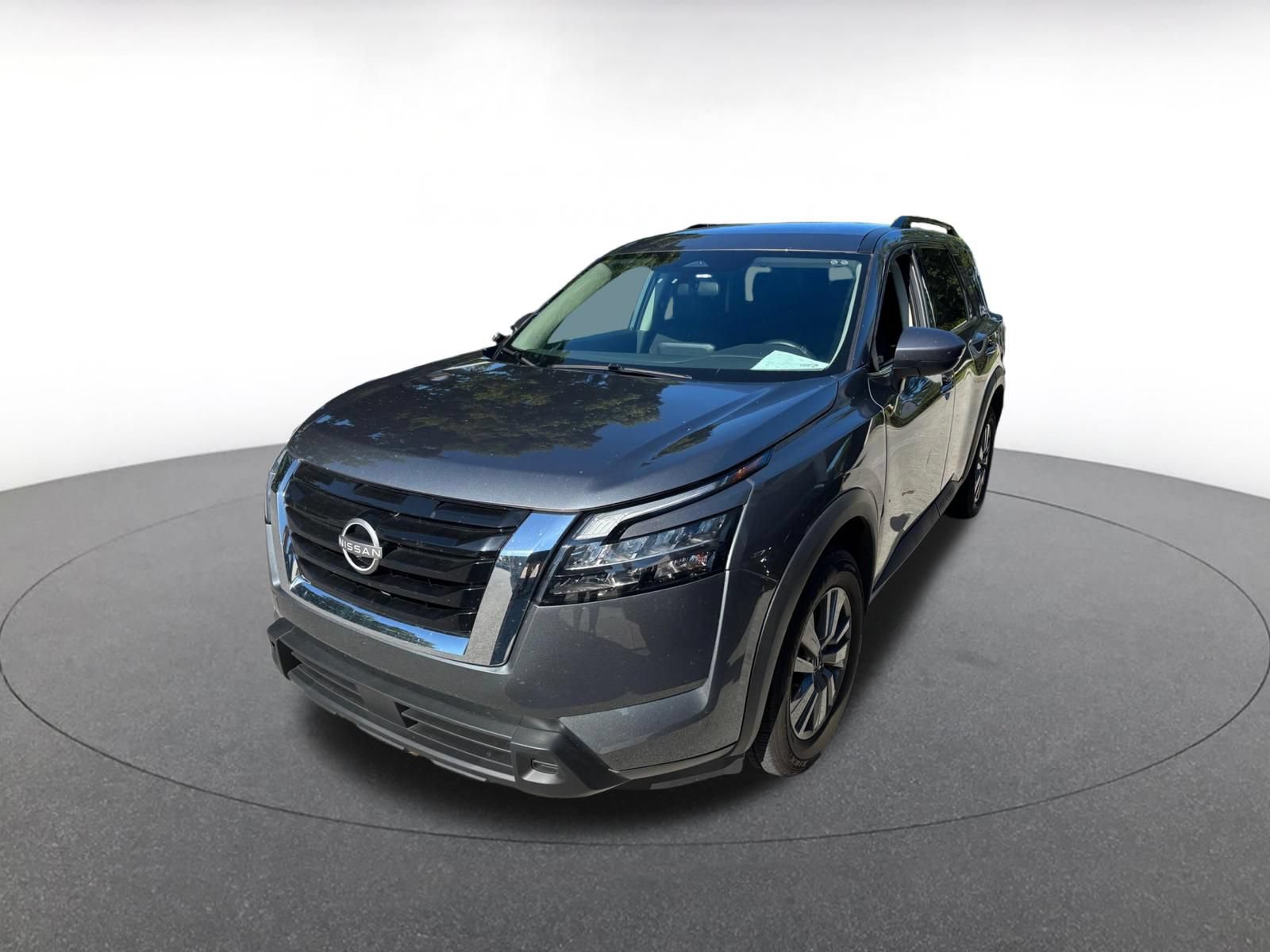 Used 2025 Nissan Pathfinder SV AWD/4WD image 7