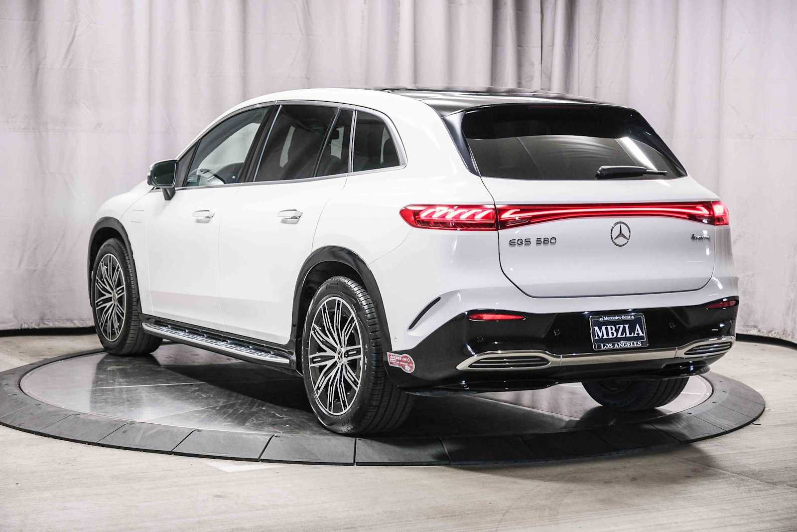 Certified 2023 Mercedes-Benz EQS 580 4MATIC SUV image 2