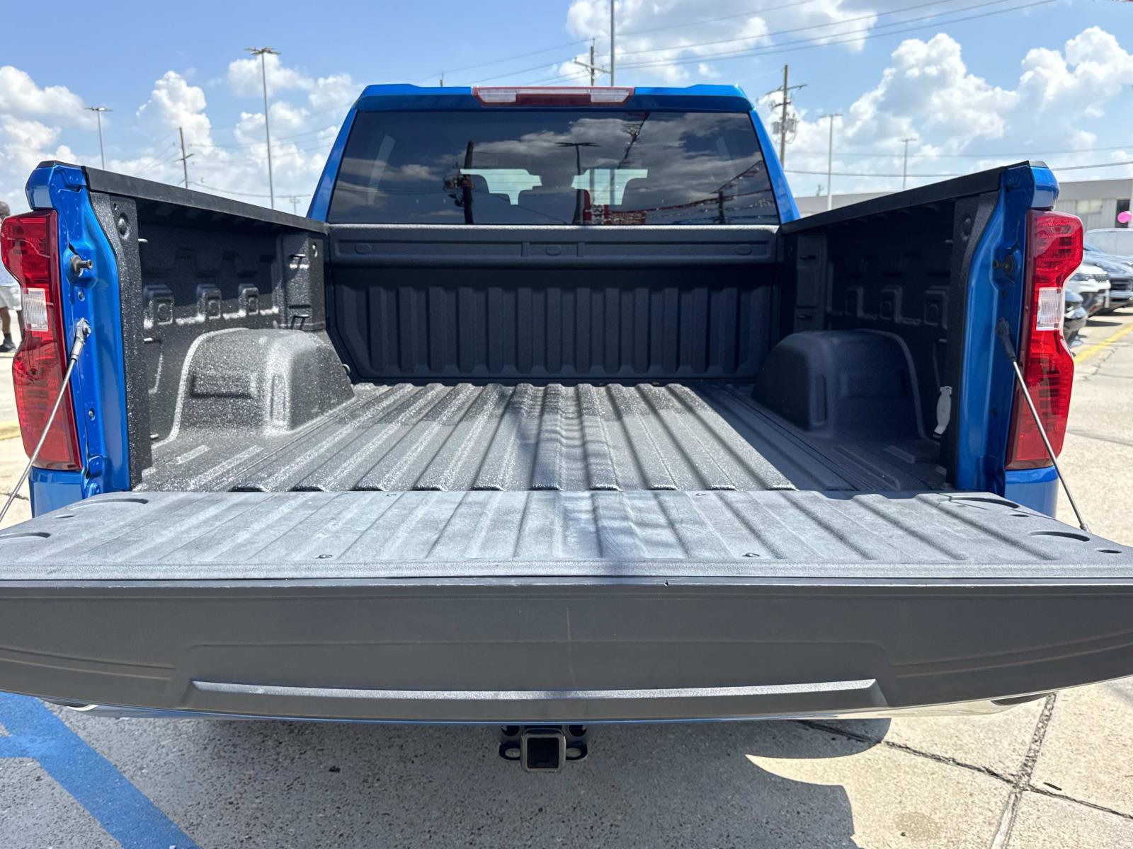 Used 2023 Chevrolet Silverado 1500 LT RWD image 8