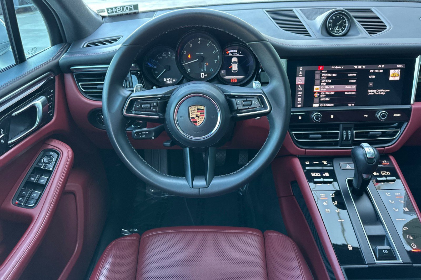 Certified 2022 Porsche Macan image 14