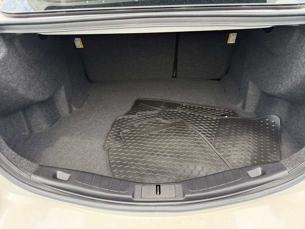 Used 2017 Ford Fusion Titanium FWD image 18
