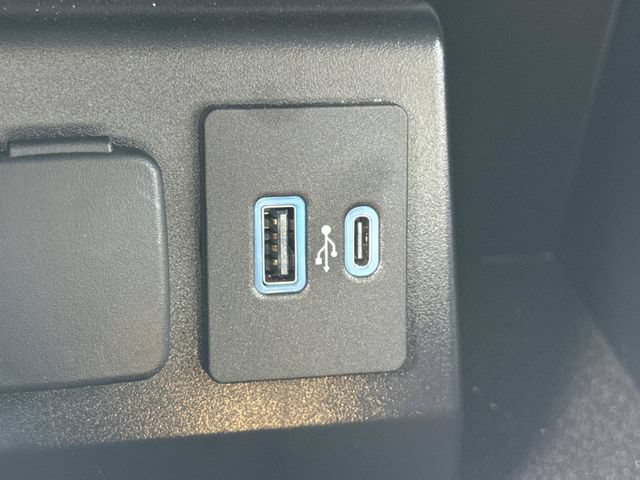 Used 2023 Ford Explorer XLT w/ Equipment Group 202A RWD image 35