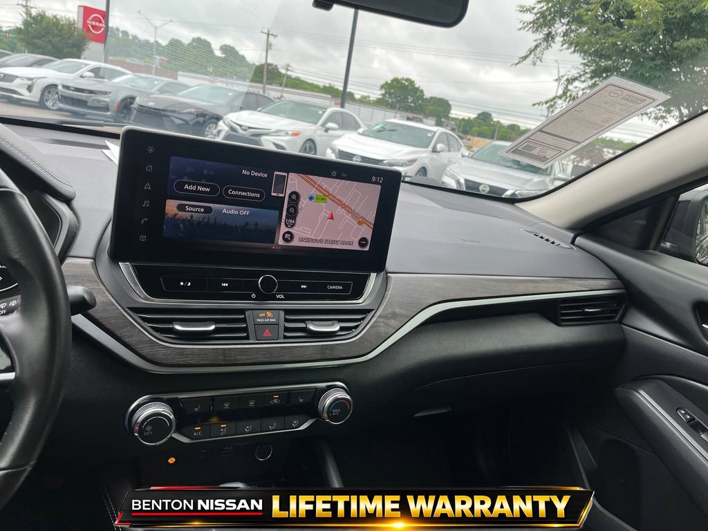 Used 2024 Nissan Altima 2.5 SV w/ SV Premium Package FWD image 15