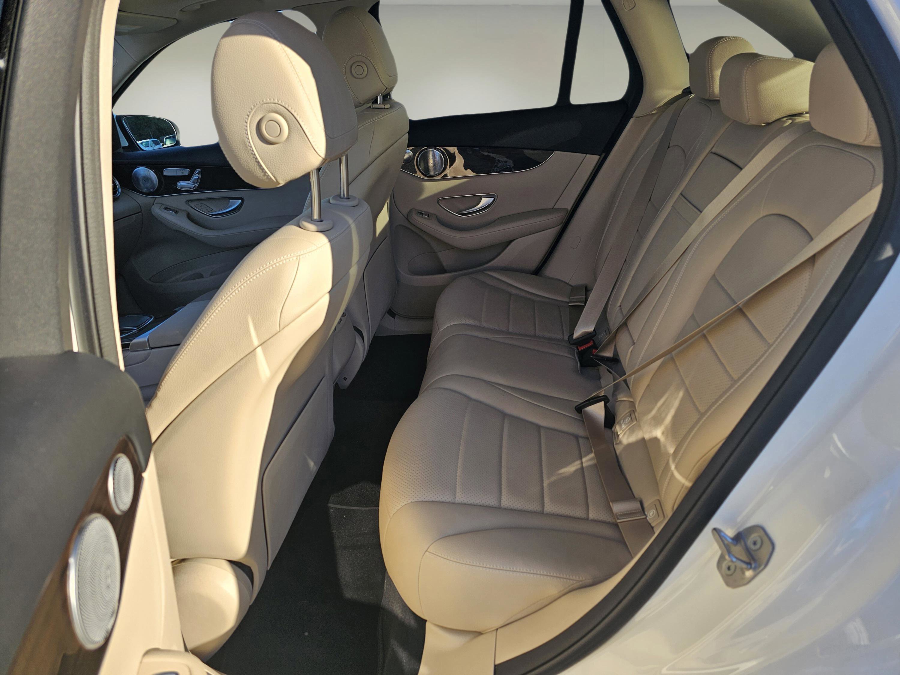 Used 2021 Mercedes-Benz GLC 300 w/ Premium Package image 15