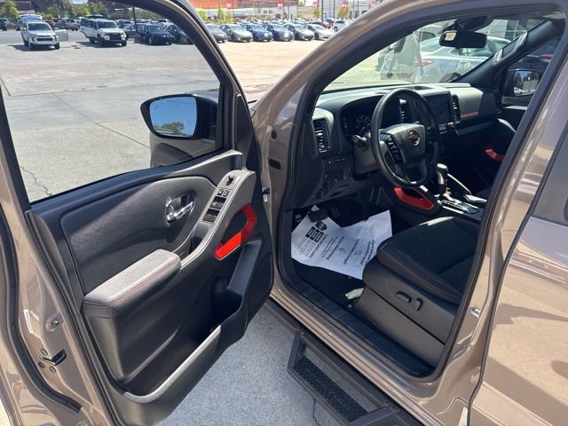 Used 2022 Nissan Frontier Pro-X w/ Technology Package image 9