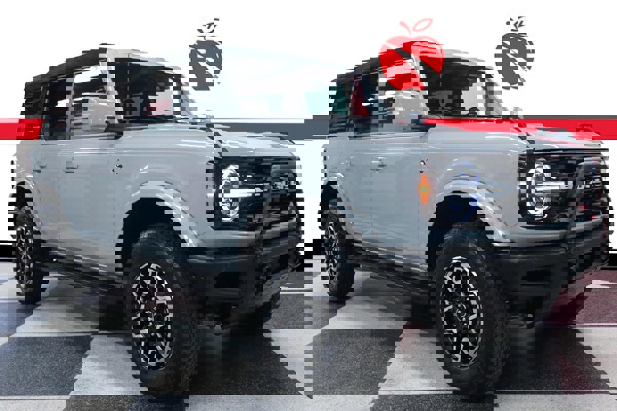 Used 2022 Ford Bronco Outer Banks image 1