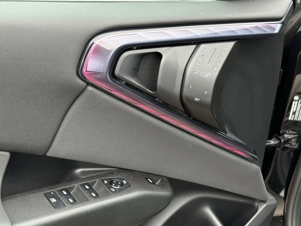 Used 2025 BMW X3 xDrive30i w/ Premium Package image 16