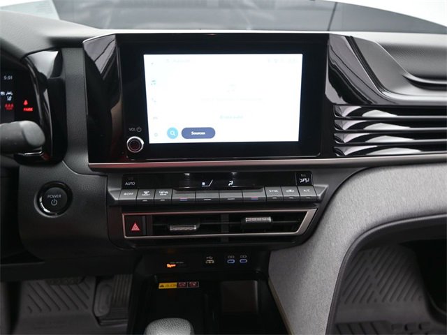 Used 2025 Toyota Camry LE image 6