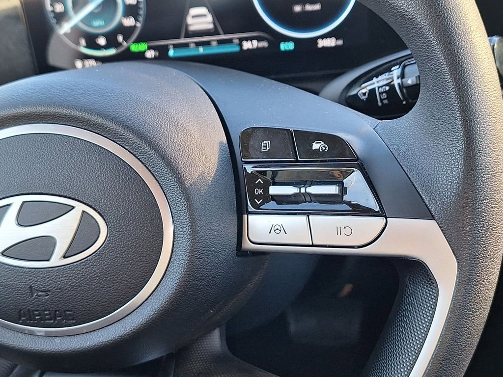 Used 2024 Hyundai Elantra Blue image 17