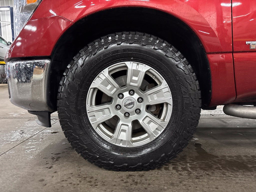 Used 2017 Nissan Titan SV AWD/4WD image 9