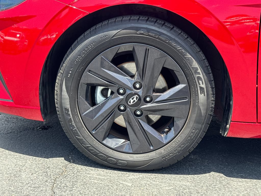 Used 2023 Hyundai Elantra SEL FWD image 6